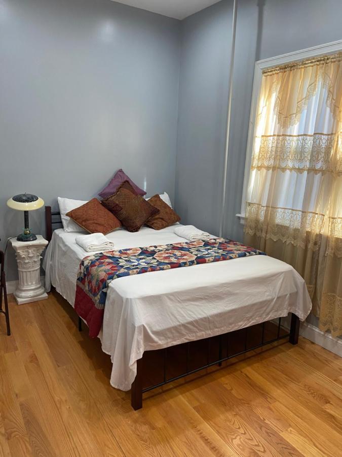A Lovely Room In Queens New York Exterior photo